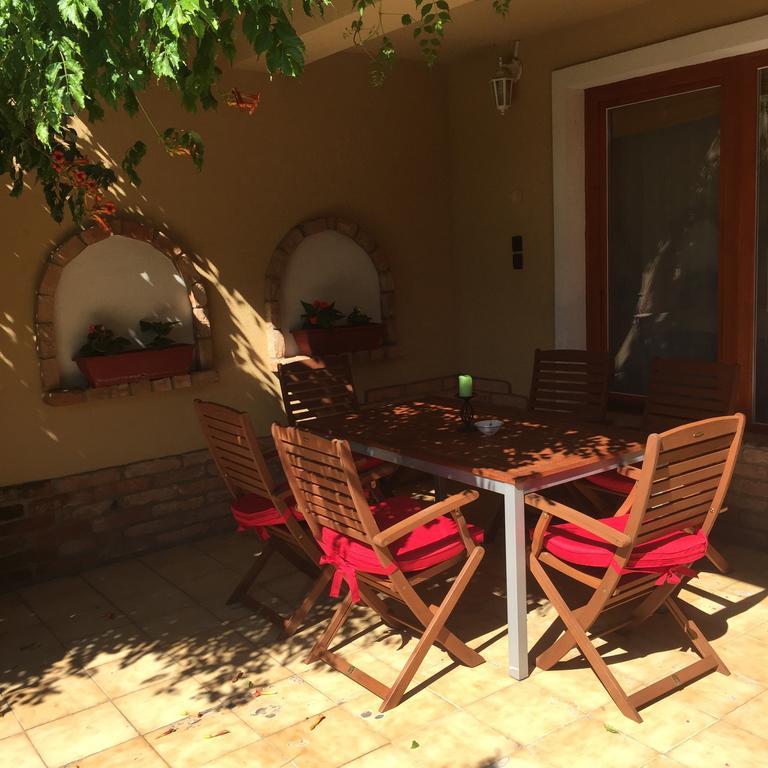 Hajdúszoboszló Lux Apartman Villa חדר תמונה